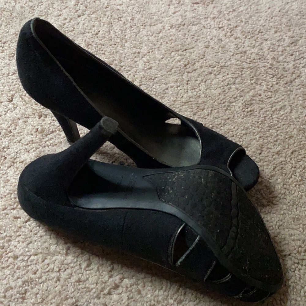 Sandals - Picture 2 of 2